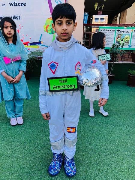 astronaut costume 0