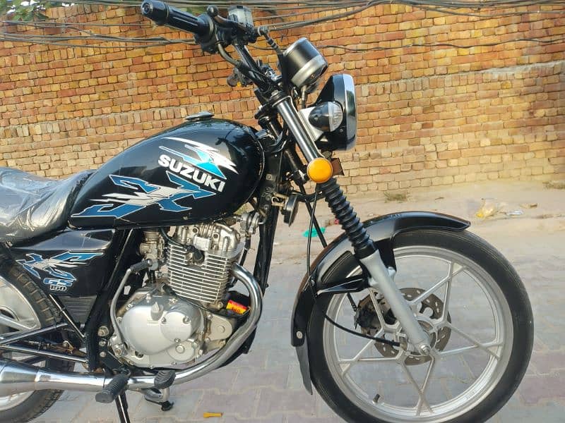 Suzuki GS 150SE 4