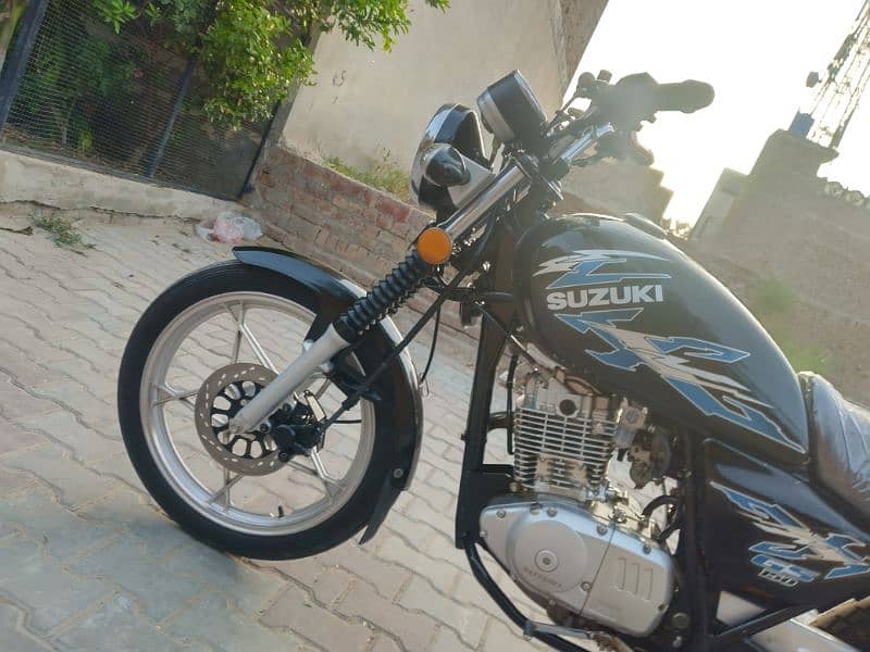 Suzuki GS 150SE 7