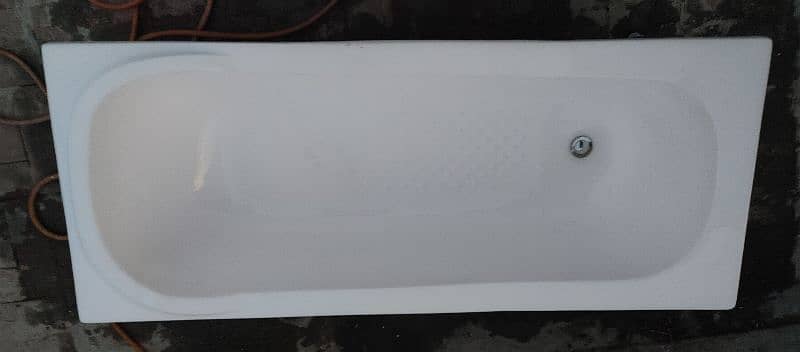 plastic bath tub 10/10 condition contact #03164055534 5