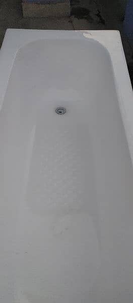 plastic bath tub 10/10 condition contact #03164055534 14