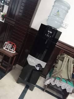 water dispenser for sel very good condition 0