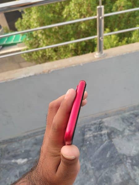 iphone XR For sale Red colour 4
