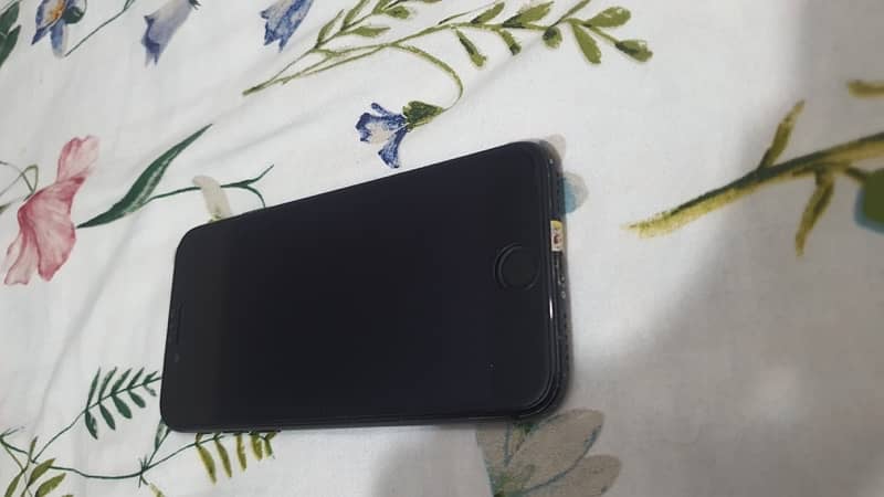 Iphone 7 128GB PTA Approved 4