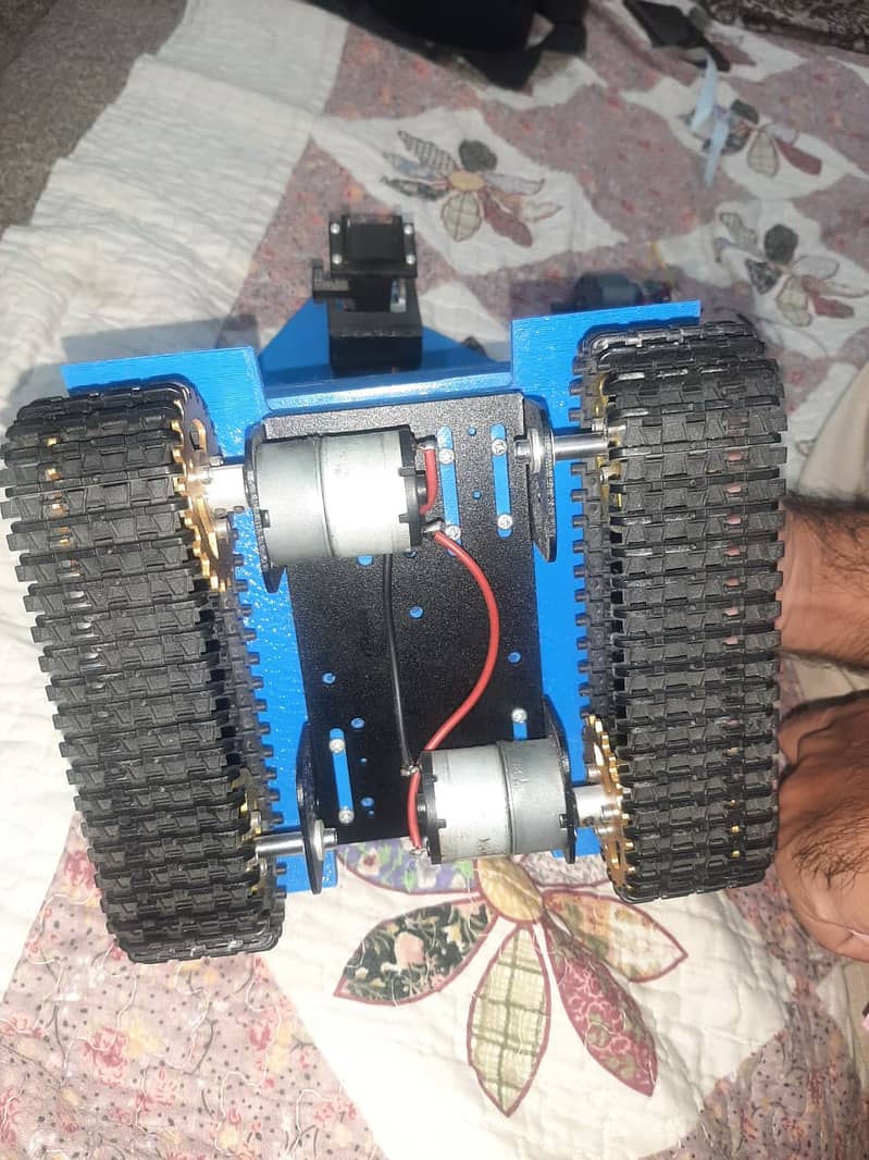 Smart Robot Tank chassis with DC motors, Body & Camera Gimbal 6
