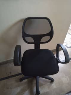 Office Mesh Chair Available In Good Condition