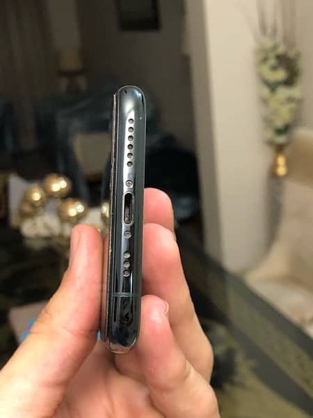 iphone 11 pro scratchless 1