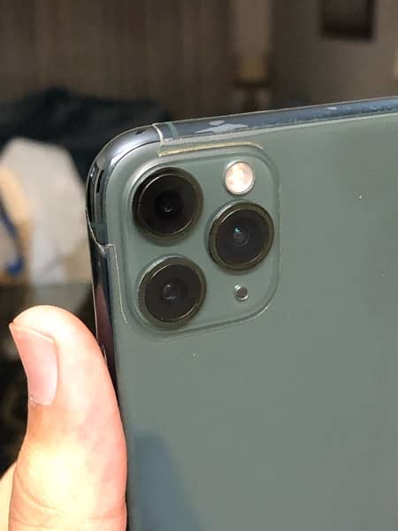 iphone 11 pro scratchless 0
