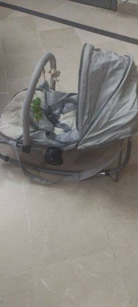 Baby bouncer swing in good condition 2