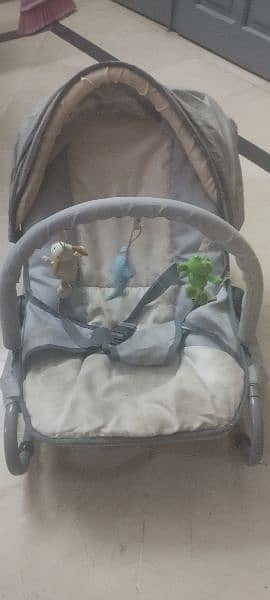 Baby bouncer swing in good condition 5