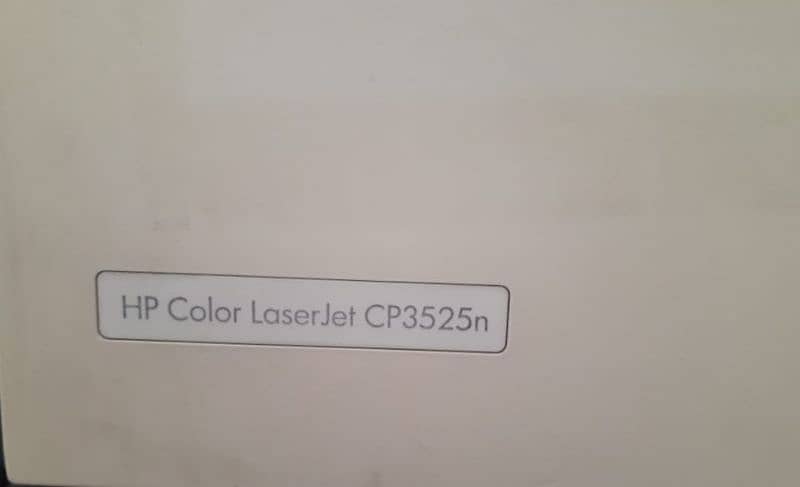 HP Colour Laser Jet CP3525n 2