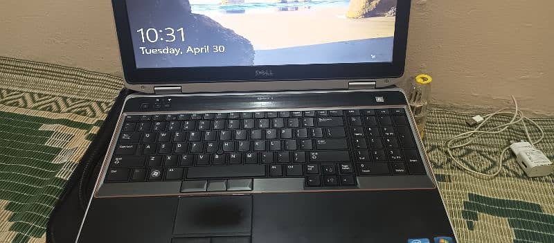 Laptop with Full keyboard 1