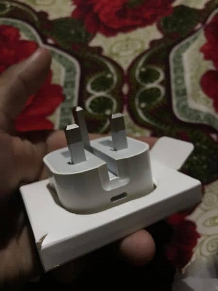 iphone 13 pro 20W power Adapter 1