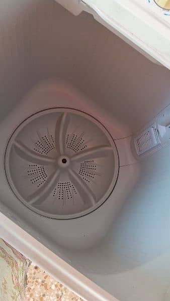 used Haier jumbo Washing machine with spinner 3