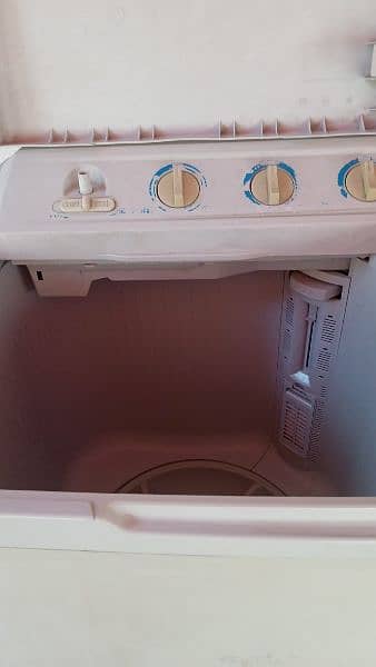 used Haier jumbo Washing machine with spinner 4