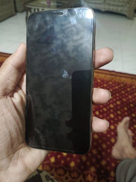 I phone 11 pro condition 10 by 10 256GB 93 battery health 3