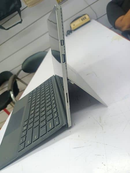 Laptop Microsoft Surface Pro 4 i5 6th generation 8GB Ram 256GB SSD 2