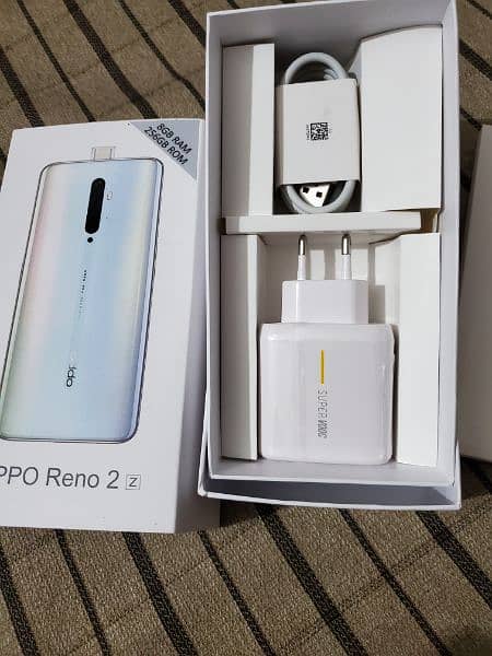 Oppo Reno 2,z 8gb 256 gb PTA Approved just box open 4