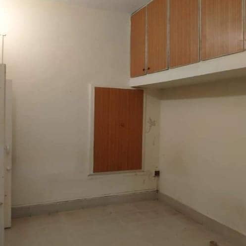 Ground floor 2 bed dd available for rent at FB area blk 17 4