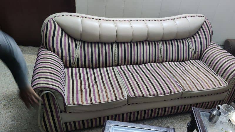 sofa set 5 seater (3+1+1) good condition 1