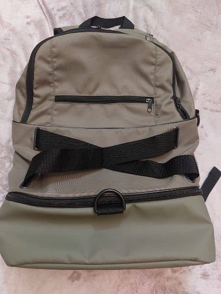 outfitters stylish backpack with new condition 3