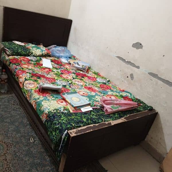 2 single beds 6500rs each bed 2