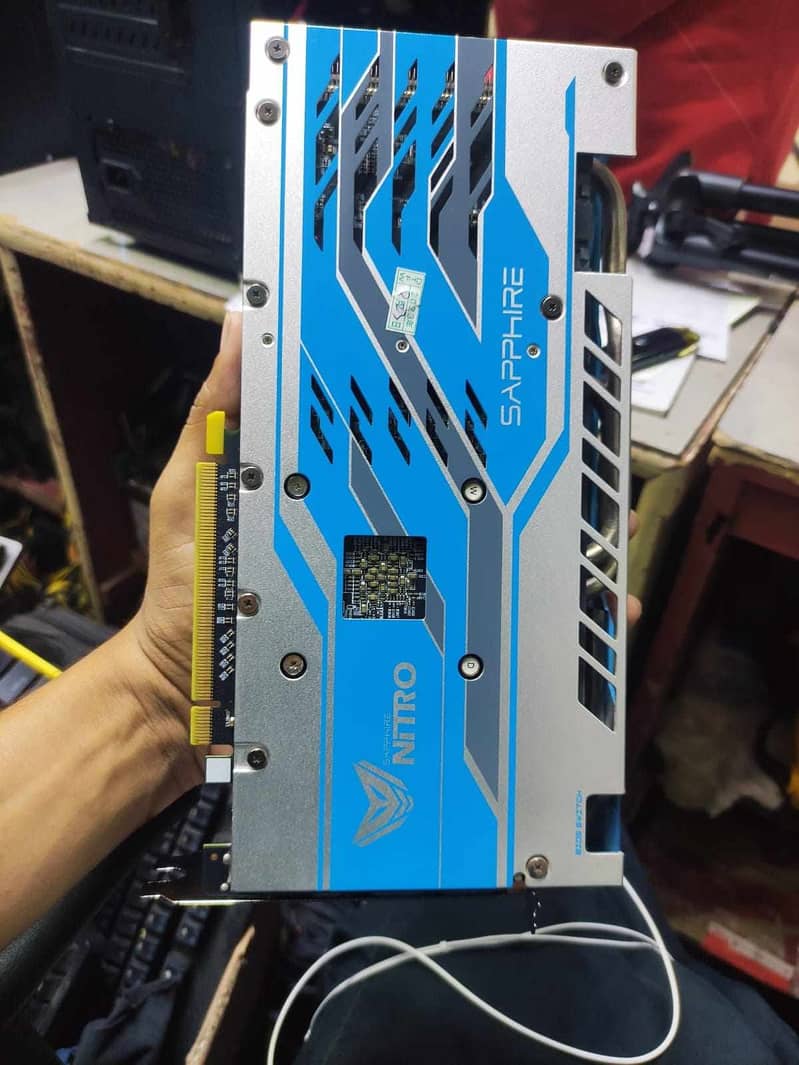 AMD RX590 8Gb nitro sapphire blue special addition 1