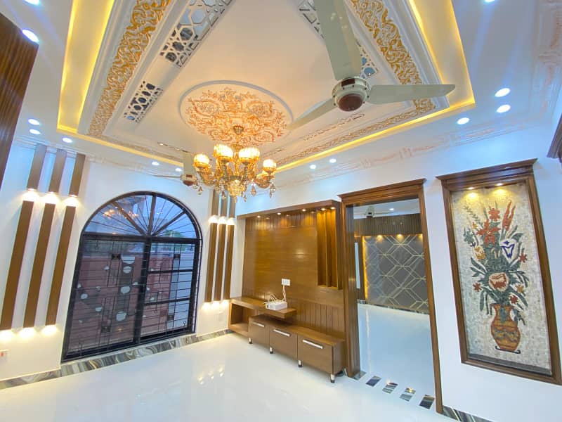 10 MARLA BEAUTIFUL DESIGNER HOUSE IN DHA RAHBAR 7