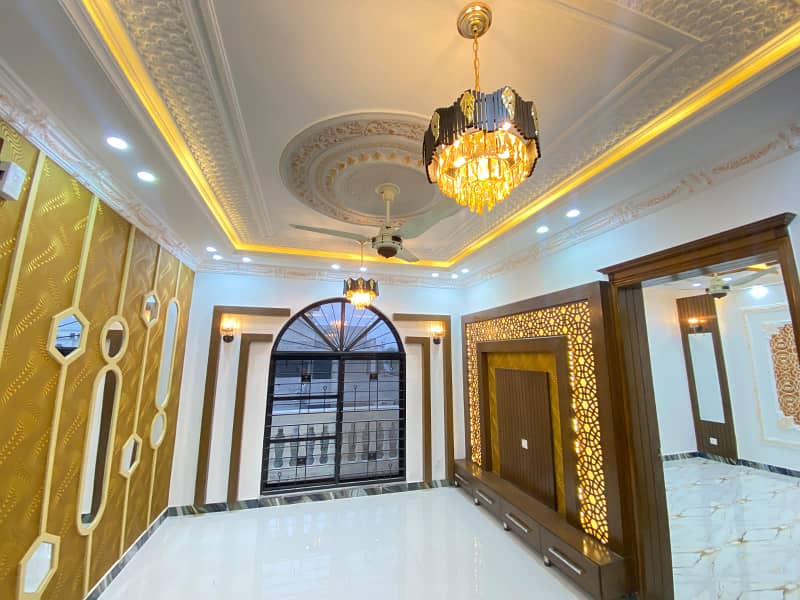 10 MARLA BEAUTIFUL DESIGNER HOUSE IN DHA RAHBAR 10