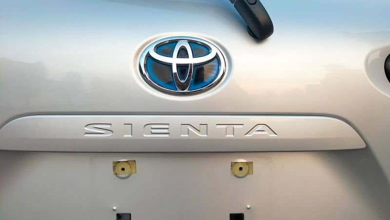 Toyota Sienta 2018 4