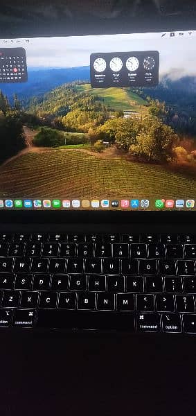 Apple Laptop MacBook Air 2018 urgent sale 6