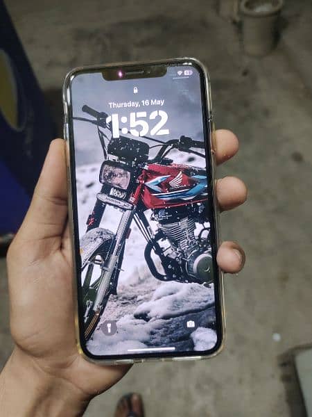 iphone xs max jv 10/10condition bettry health 87 memory 64 gb 1
