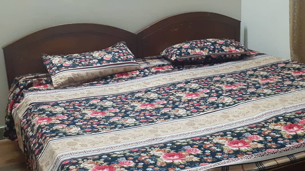 Two single beds for sale 0