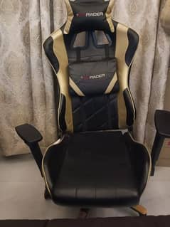 Gaming Chair - Golden Black