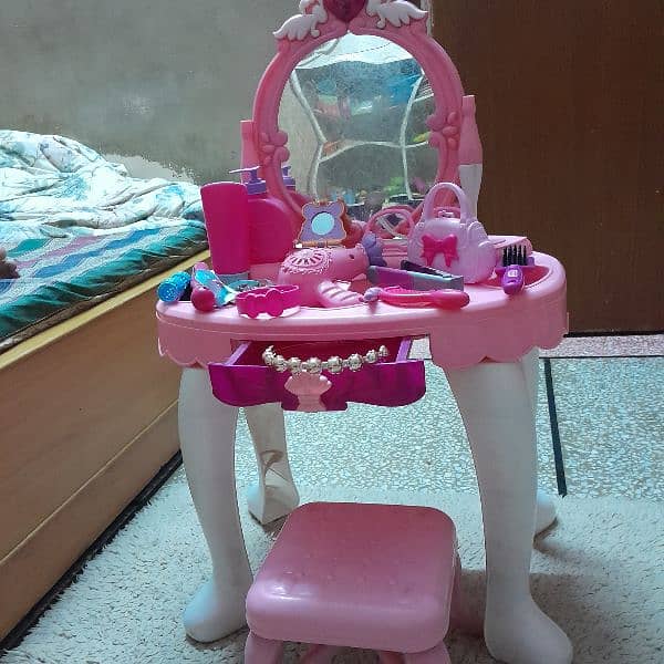 anko dressing table chair wth plenty of acessories 0