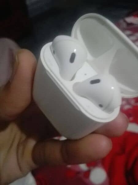 Apple iPhone earbuds 1