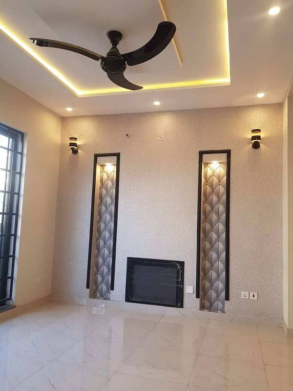 5 Marla Brand New Lavish House For Sale In Park View City Lahore. 3