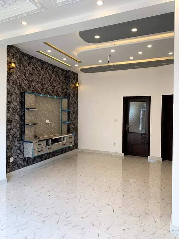 5 Marla Brand New Lavish House For Sale In Park View City Lahore. 1