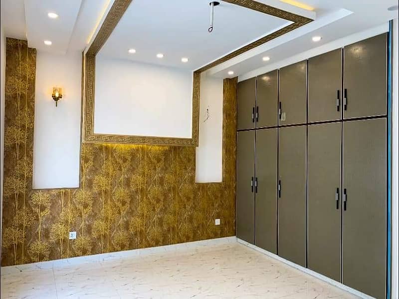 5 Marla Brand New Lavish House For Sale In Park View City Lahore. 9