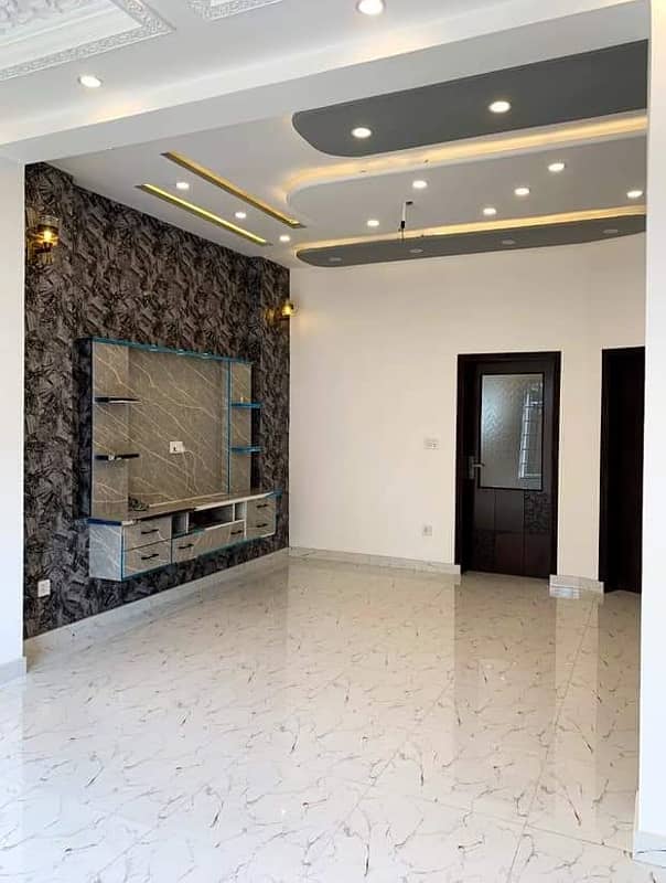 5 Marla Brand New Lavish House For Sale In Park View City Lahore. 12