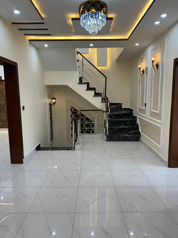 5 Marla Brand New House At Affordable Price For Sale In Park View City Lahore. 9