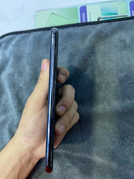 Iphone 11 ProMax. 256gb Factory Unlock. (Nonpta) Grey 96% battery LLA 6