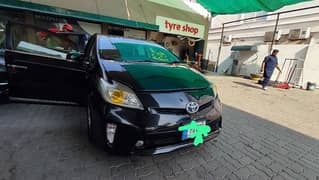 Toyota Prius S Touring Selection Sled 1800cc