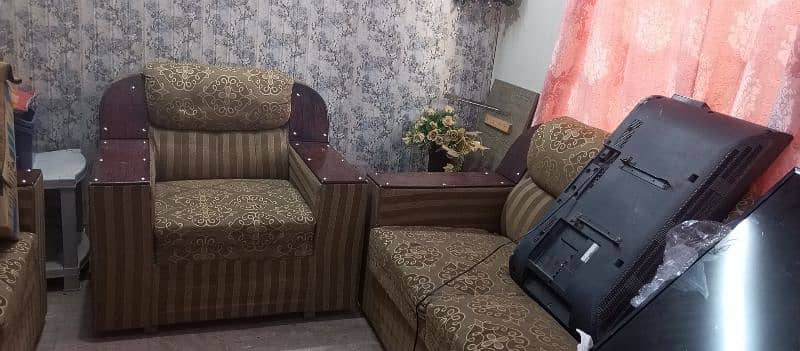 6 seater sofa set like new 10/10 condition 1