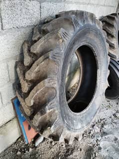 16.9. 30  tractor tyres 640 new 0