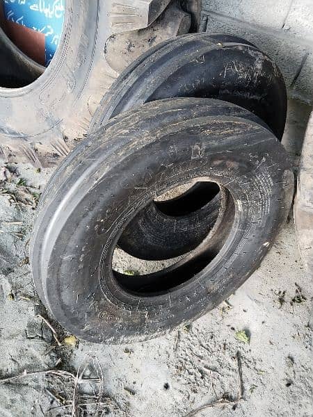16.9. 30  tractor tyres 640 new 1