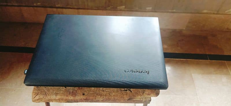Lenovo laptop AMD A8 Radeon R5 graphics 1gb 5