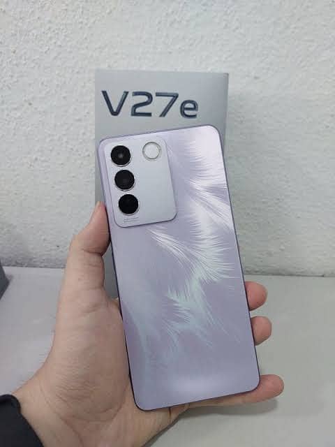 VIVO V27E 2