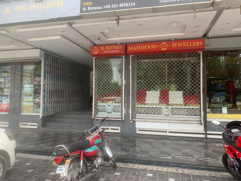 467 Sq ft shop For Rent at Talwar Chowk 10