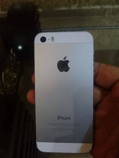 IPHONE 5S with charging cable 1